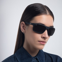 Maui Jim Byron Bay Unisex Rectangle Sunglasses in Black – Product Photo 6