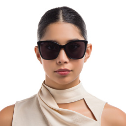 EYE'M Cat Eye Sunglasses in Black – Product Photo 5