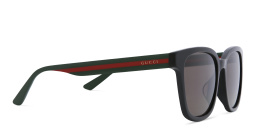 Shop GUCCI Rectangle Sunglasses in Black online.