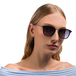 EYE'M Unisex Square Sunglasses in Black – Product Photo 5