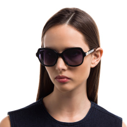 Shop EYE'M Square Sunglasses in Black online.