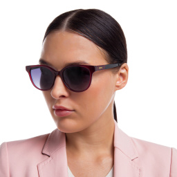 تسوق نظارة شمسية بإطار مربع EYE'M بلون أحمر أونلاين.