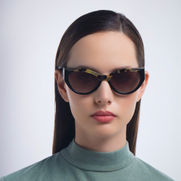 نظارة شمسية بإطار كات آي من برادا بلون أسود - صورة المنتج 5