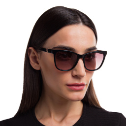 تسوق نظارة شمسية بإطار مربع EYE'M بلون أسود أونلاين.