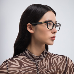 GUCCI Square Eyeglasses in Black – Product Photo 5