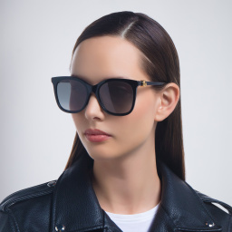 GUCCI Square Sunglasses in Black – Product Photo 6