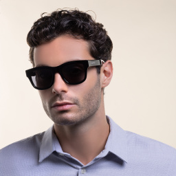 GUCCI Square Sunglasses in Black – Product Photo 5