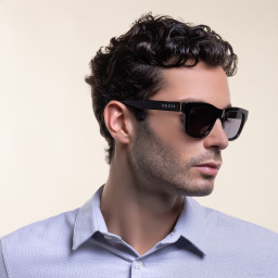 GUCCI Square Sunglasses in Black – Product Photo 6