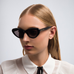 GUCCI Cat-Eye Sunglasses in Black – Product Photo 6