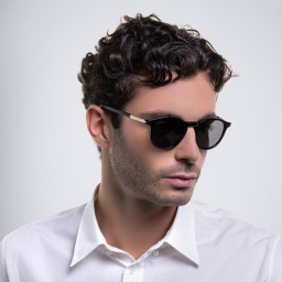 تسوق نظارات شمسية بانتوس ديفيد بيكهام بلون بلاك جولد أونلاين.