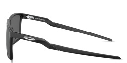 تسوق نظارات شمسية فيوتشوريتي صان بإطار مستطيل للجنسين اوكلي بلون أسود أونلاين.