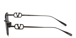 تسوق نظارات شمسية طراز كات آي بشعار V فالنتينو بلون أسود أونلاين.