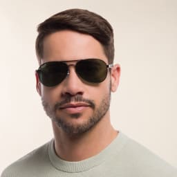 Shop Ray-Ban Unisex Aviator Sunglasses in Black online.