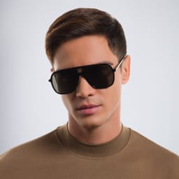 Shop GUCCI Aviator Sunglasses in Black online.