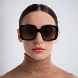 تسوق نظارة شمسية بإطار مربع EYE'M بلون أسود أونلاين.