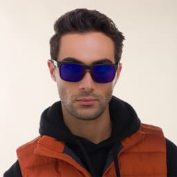 تسوق نظارات شمسية هولبروك بإطار مربّع اوكلي بلون أسود مطفي أونلاين.