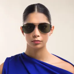 Shop Ray-Ban Unisex Aviator Sunglasses in Black online.