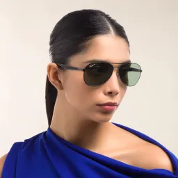 Shop Ray-Ban Unisex Aviator Sunglasses in Black online.