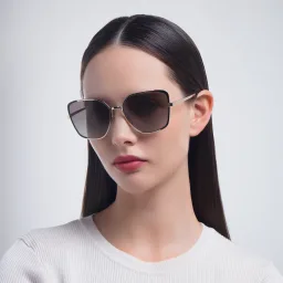 تسوق نظارة شمسية كبيرة بتصميم غير منتظم برادا بلون أسود أونلاين.