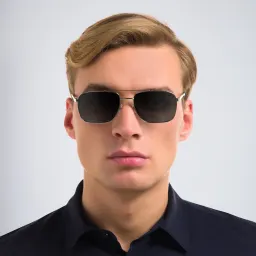 Shop EYE'M Square Sunglasses in Silver online.