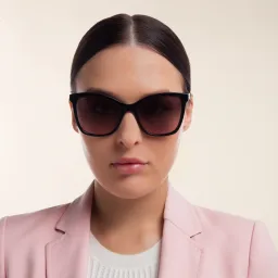 تسوق نظارة شمسية بإطار كات آي EYE'M بلون أسود أونلاين.
