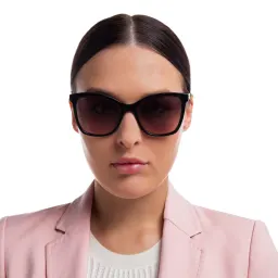 تسوق نظارة شمسية بإطار كات آي EYE'M بلون أسود أونلاين.