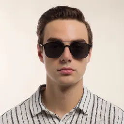 Shop GIORGIO ARMANI Square Sunglasses in Matte Black online.