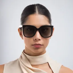 تسوق نظارة شمسية مربعة EYE'M بلون Black أونلاين.