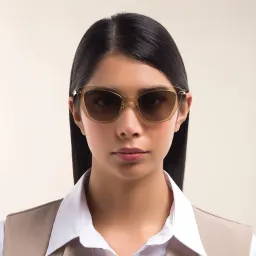 تسوق نظارة شمسية بإطار كات آي EYE'M بلون Beige أونلاين.