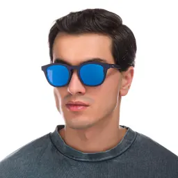 Shop EYE'M Square Eyeglasses in Black online.