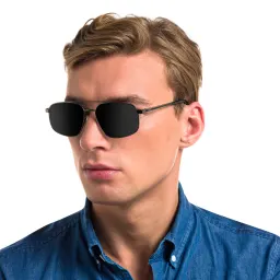 Shop EYE'M Aviator Sunglasses in Black online.