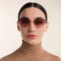 تسوق نظارة شمسية بإطار كات آي EYE'M بلون ذهبي أونلاين.