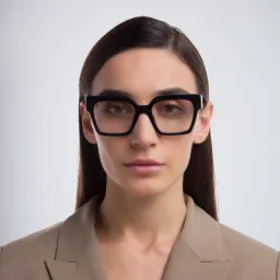 تسوق نظارة طبية بإطار مربع ميو ميو بلون أسود أونلاين.