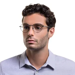 Shop EYE'M Round Eyeglasses in Black online.
