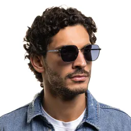 Shop EYE'M Irregular Sunglasses in Silver online.