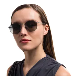 Shop Ray-Ban Jim Unisex Irregular Sunglasses in Black online.