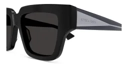 Shop BOTTEGA VENETA Nude Triangle Square Sunglasses in Black online.
