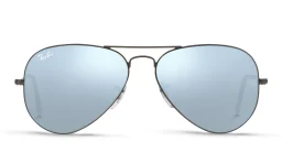 Shop Ray-Ban Unisex Aviator Sunglasses in Metal in Silver online.