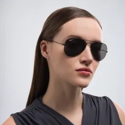 Shop Ray-Ban Unisex Pilot Sunglasses in Metal in Black online.