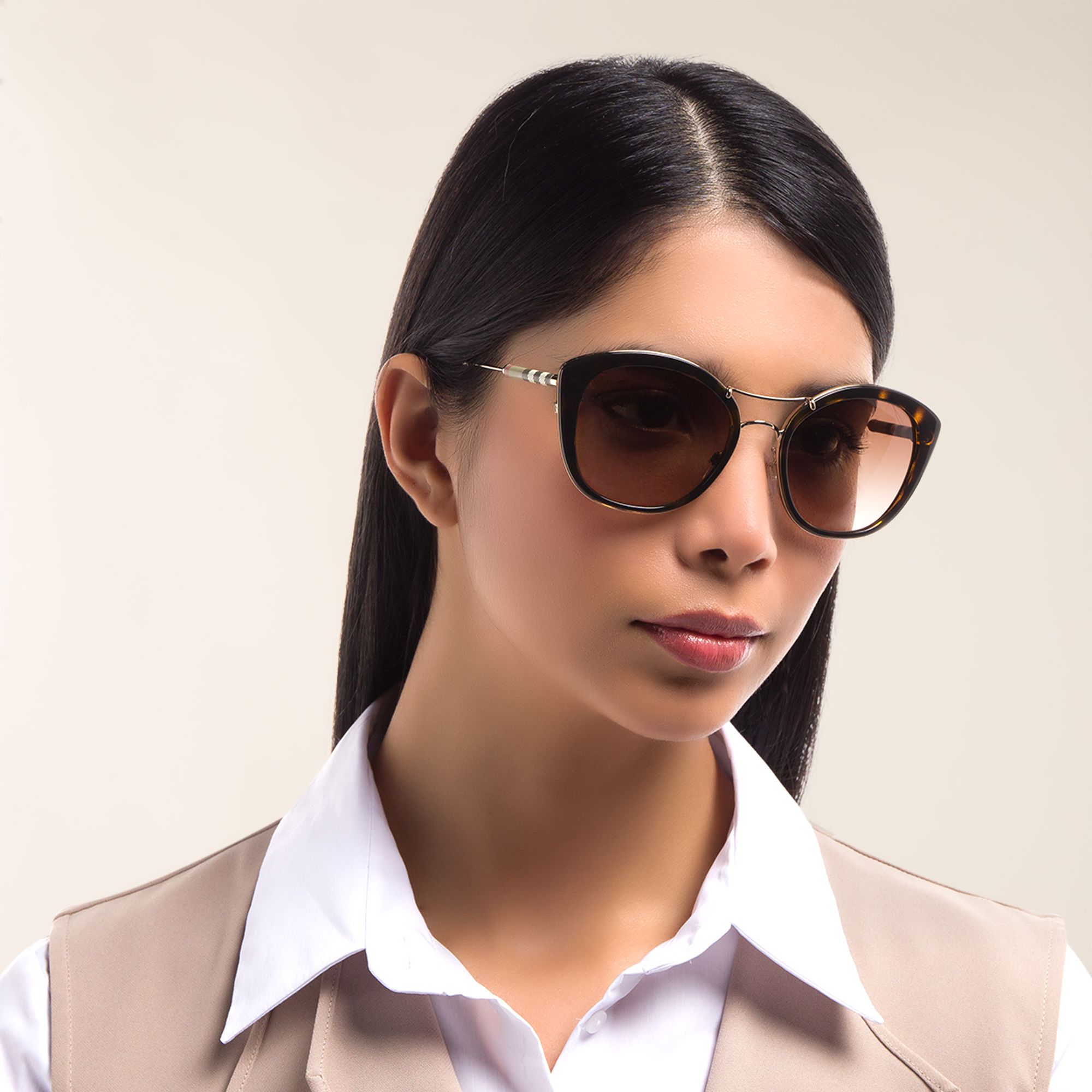 BURBERRY Cat-Eye Sunglasses in Dark Havana – Product Photo 6