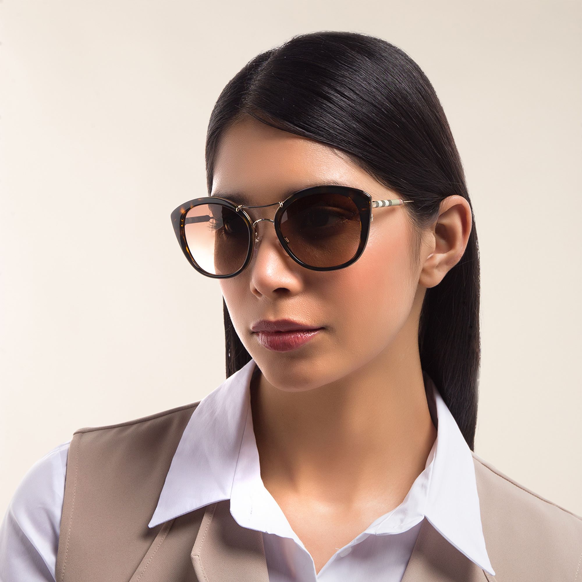 BURBERRY Cat-Eye Sunglasses in Dark Havana – Product Photo 7