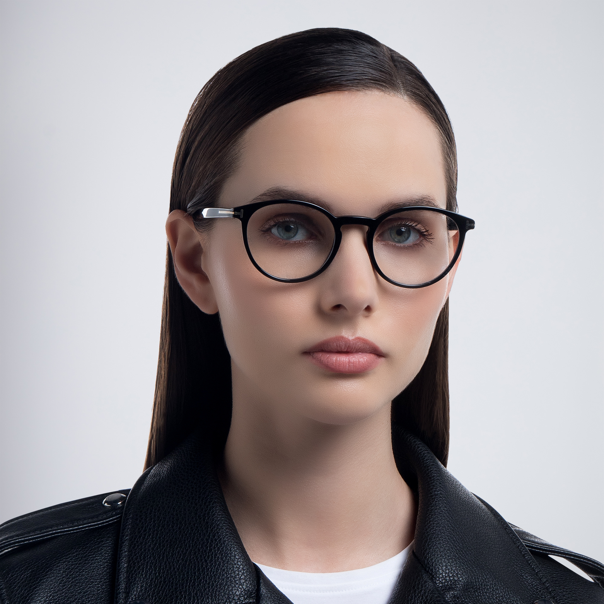 TOM FORD Unisex Round Eyeglasses in Shiny Black – Product Photo 5