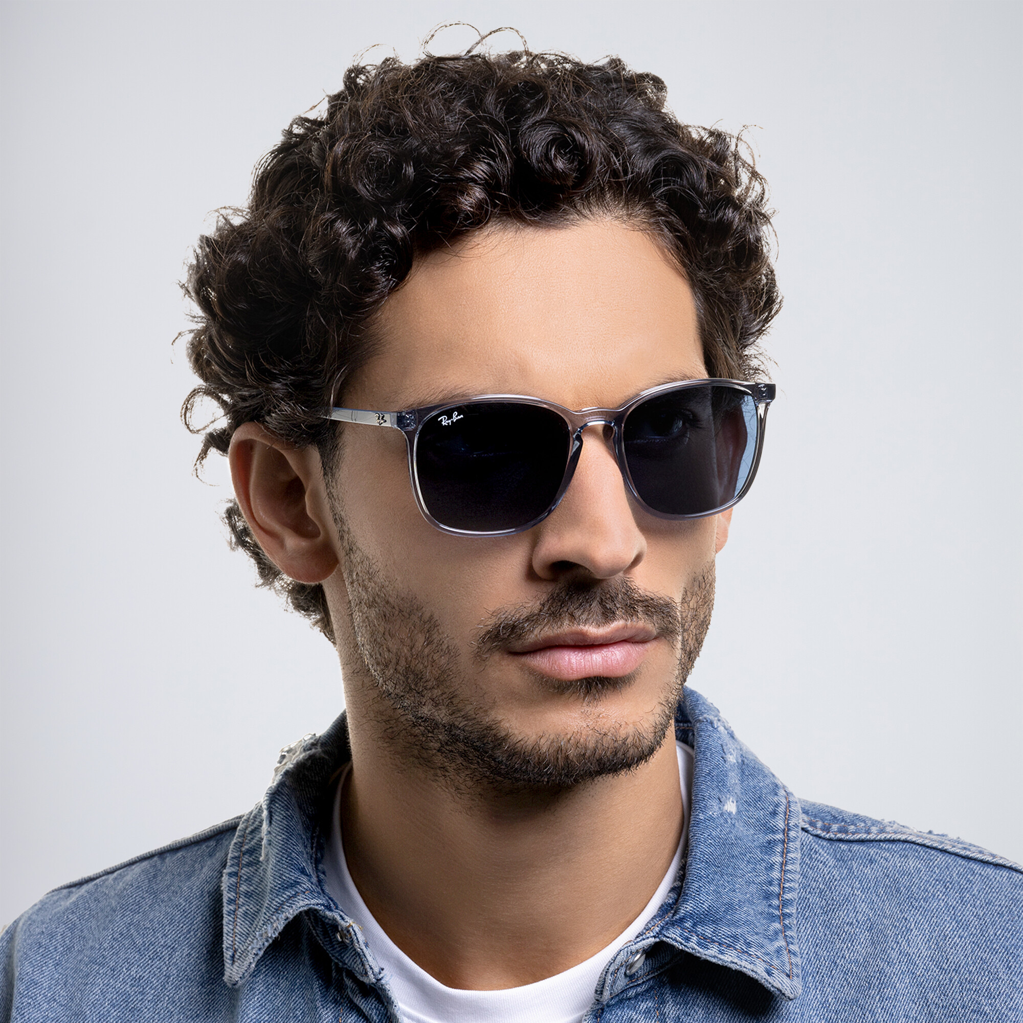 تسوق نظارات شمسية مربّعة للجنسين راي بان بلون أزرق شفاف أونلاين.