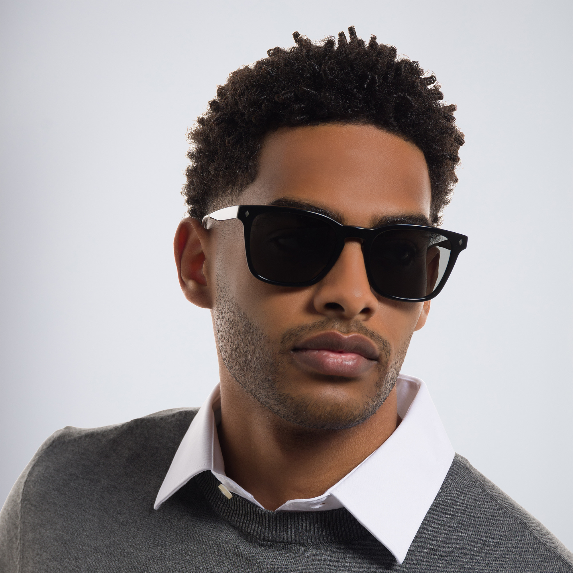 نظارة شمسية مربعة من جورجو أرماني بلون أسود - صورة المنتج 6