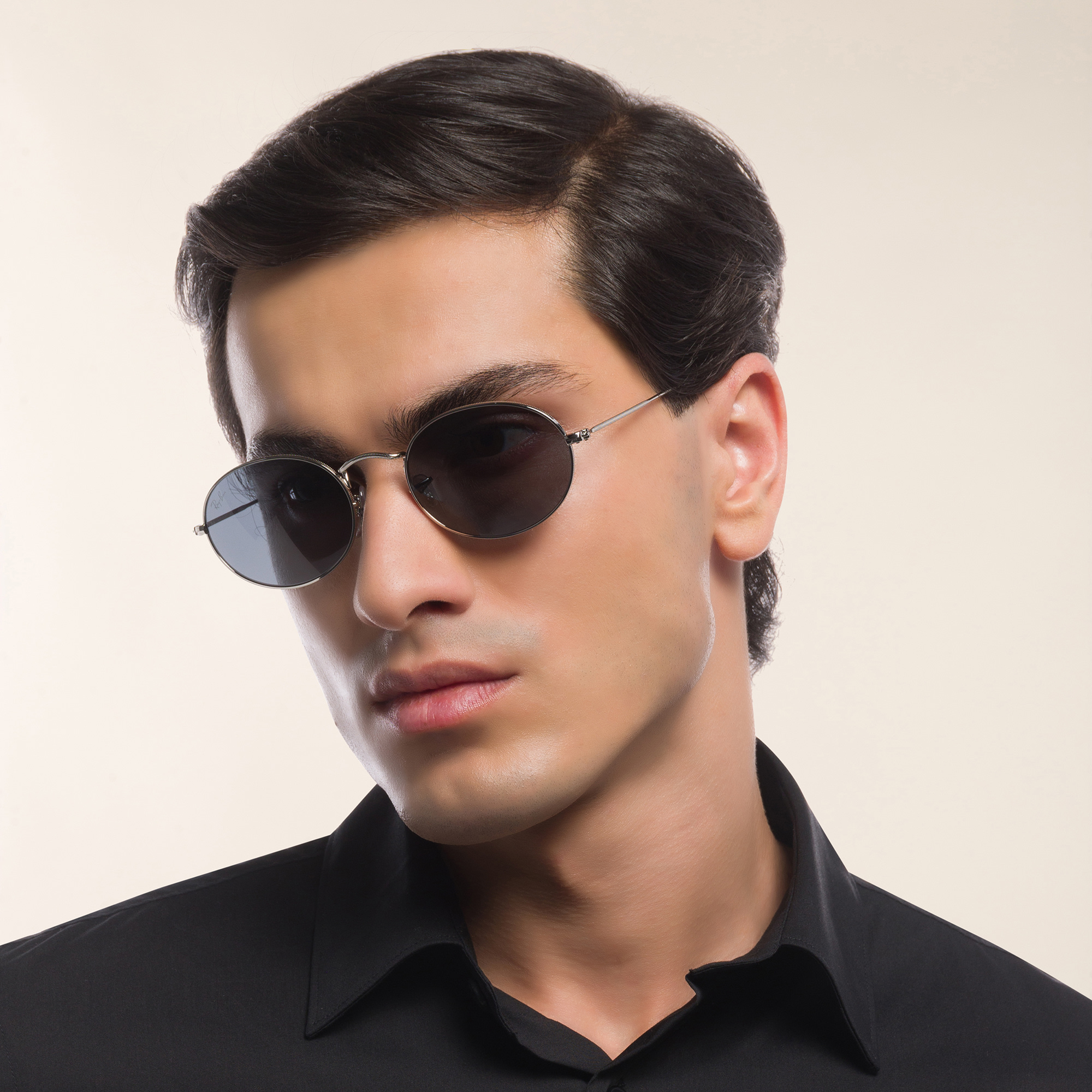 Ray-Ban Unisex Round Sunglasses in Silver – Product Photo 7