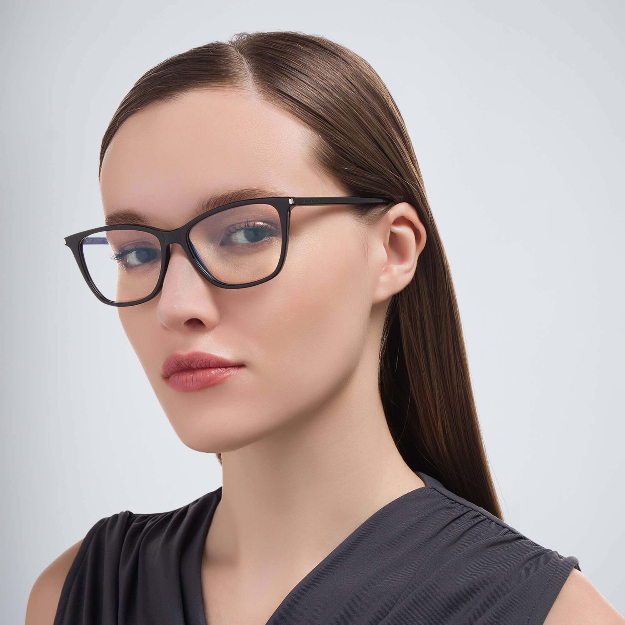 تسوق نظارات طبية طراز كات آي بتوقيع العلامة سان لوران بلون أسود أونلاين.