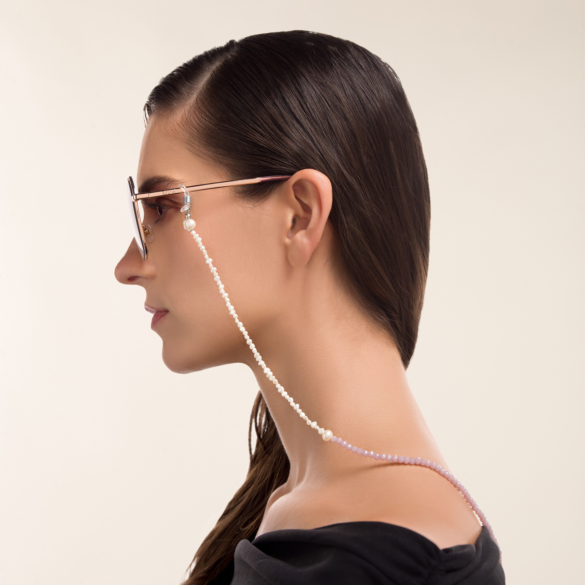 سلسلة نظارات باللؤلؤ الطبيعي والكريستال من ذا ريتشي ديستريكت - صورة المنتج 5