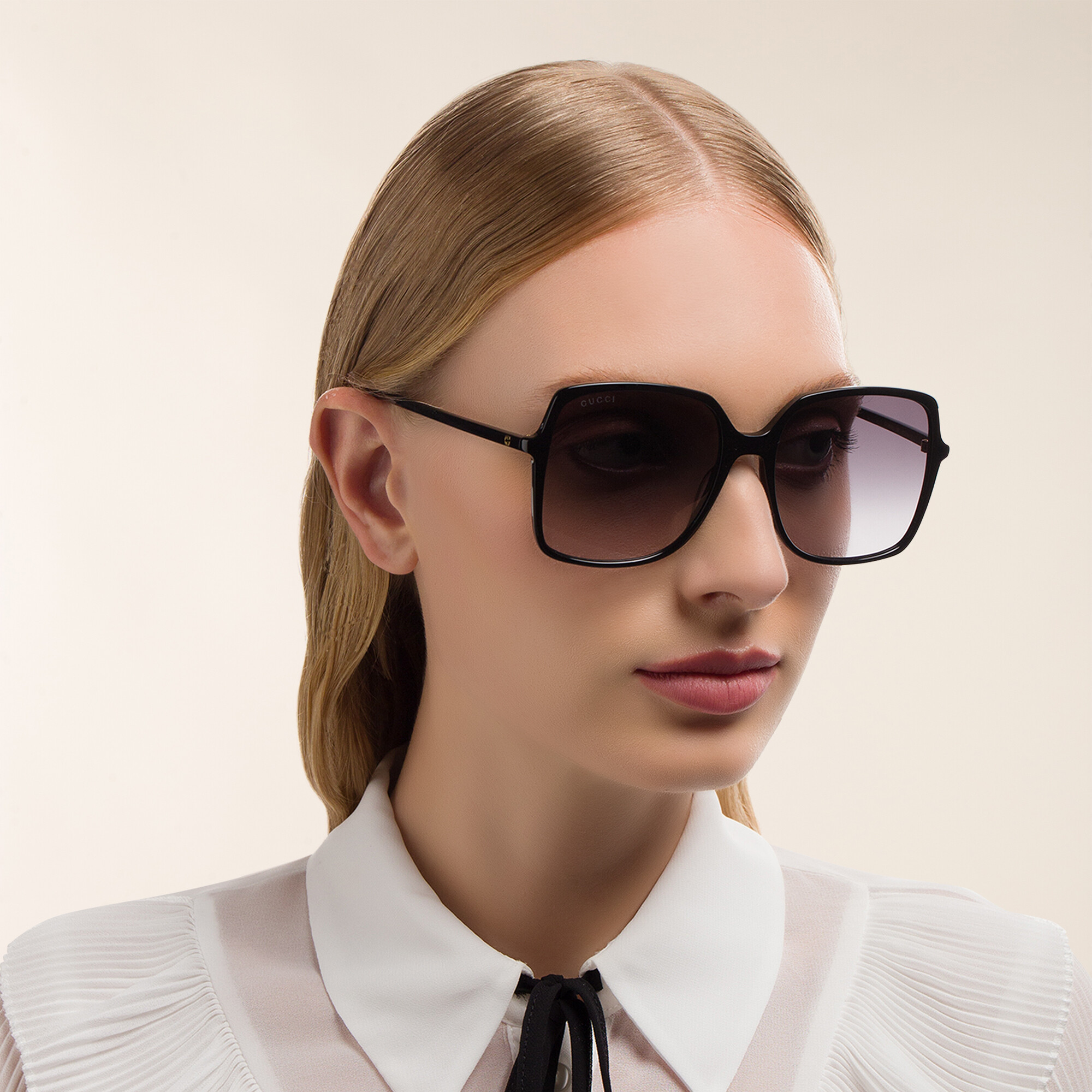 GUCCI Rectangle Sunglasses in Black – Product Photo 6