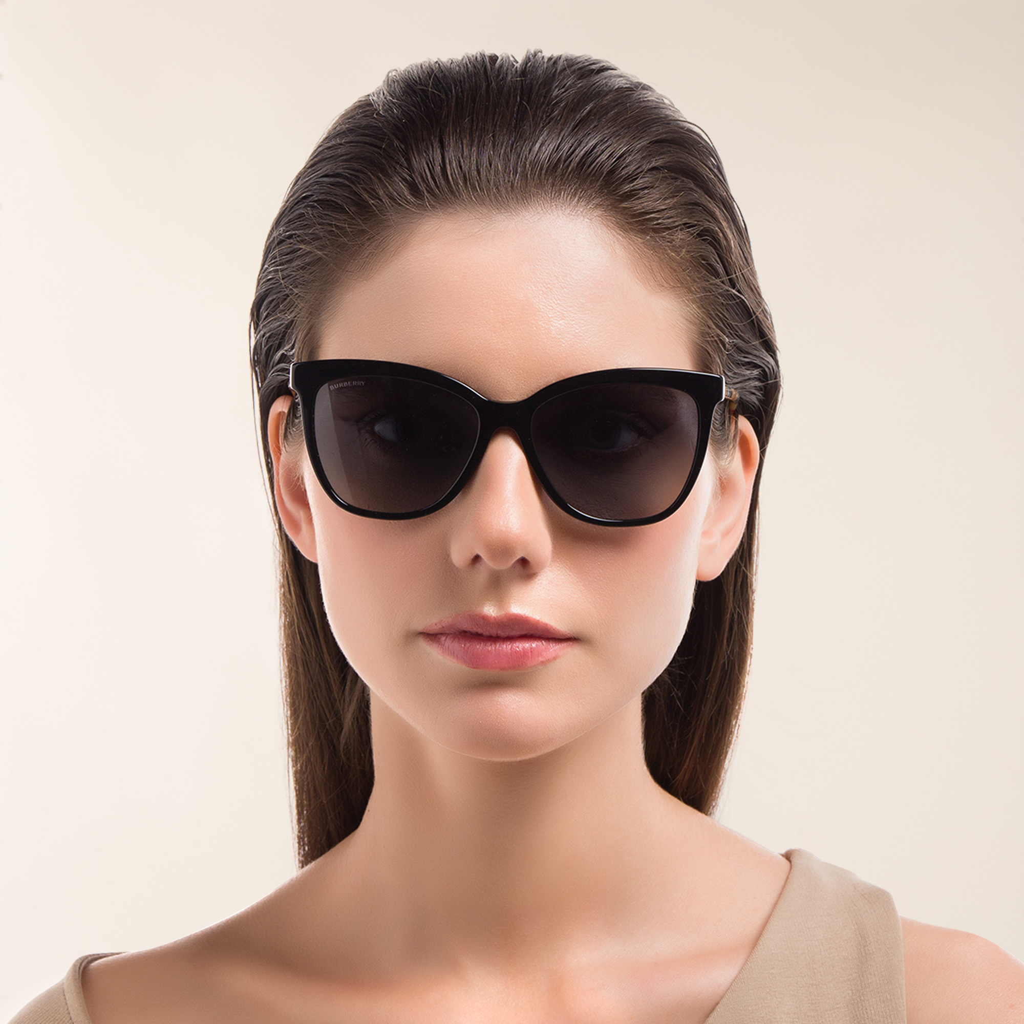 BURBERRY Square Sunglasses in Black – Product Photo 5