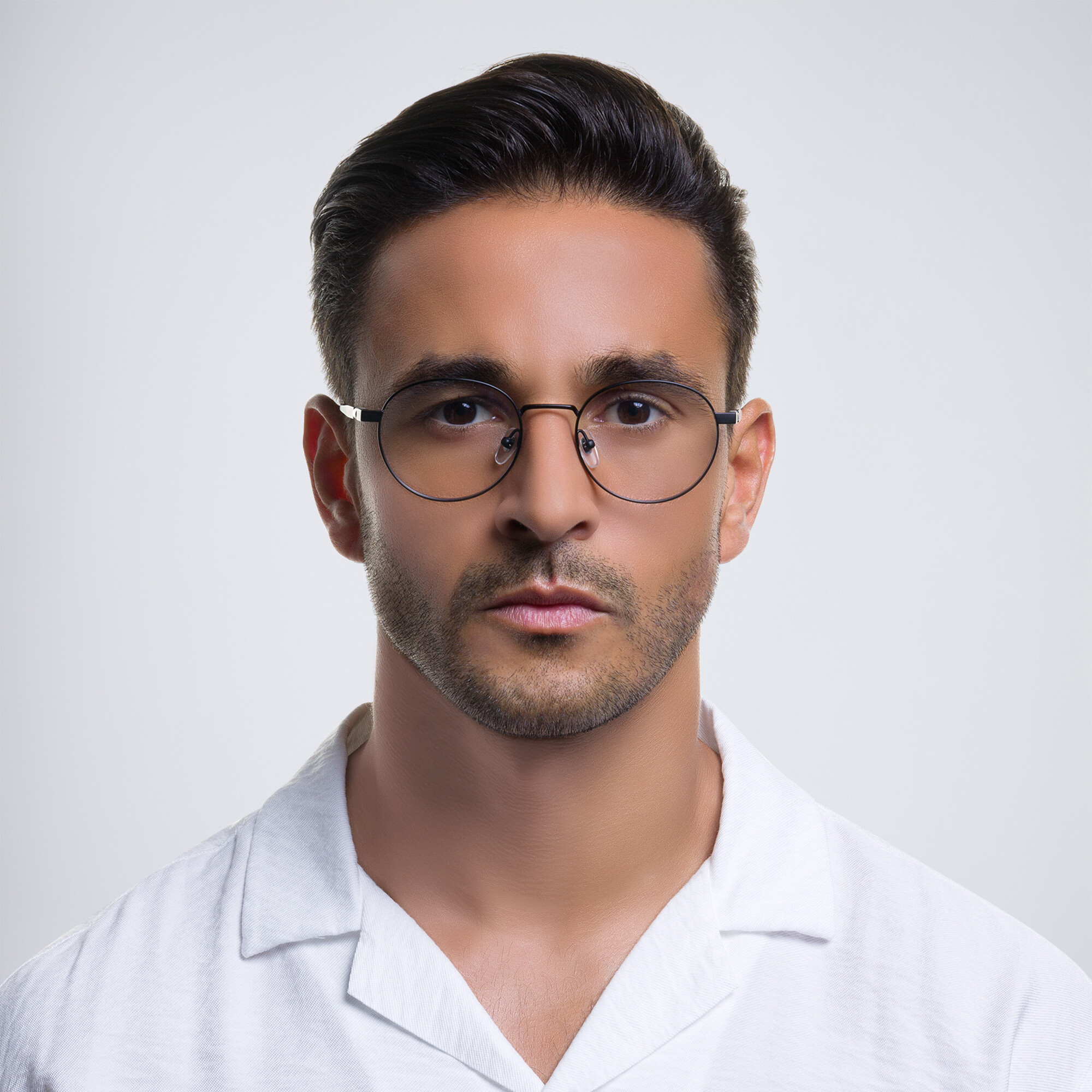 EYE'M Round Eyeglasses in Black – Product Photo 5